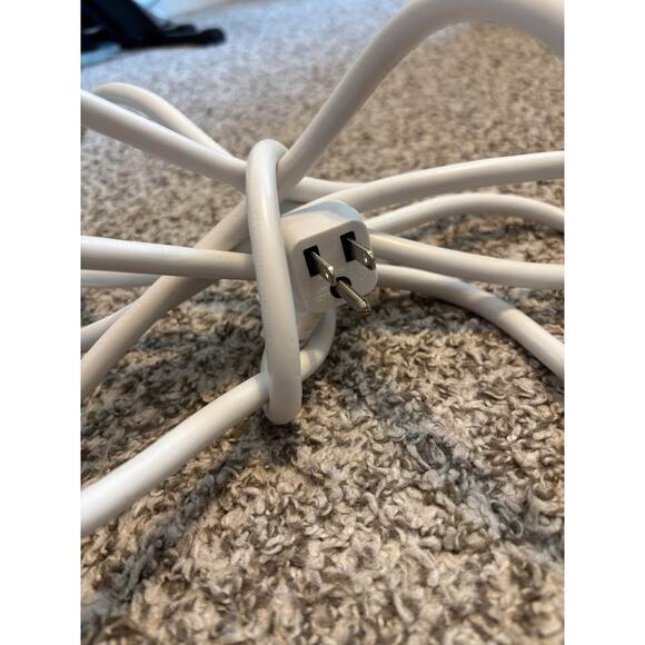 10 foot Surge protector extension cord with 6 outlets - Picture 5 of 5